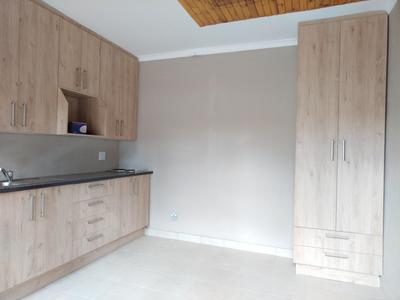 Cottage For Rent in Norkem Park, Kempton Park