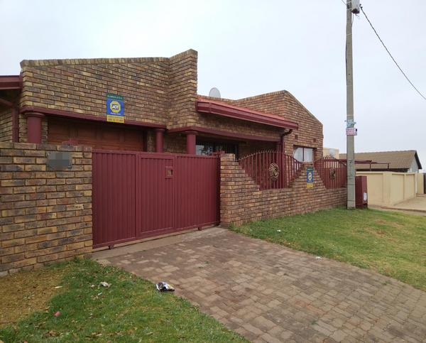 House For Rent in Tembisa, Tembisa