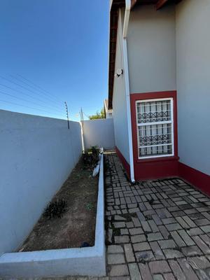 Townhouse For Rent in Salfin, Boksburg